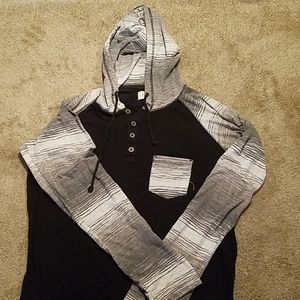 Long sleeve tee